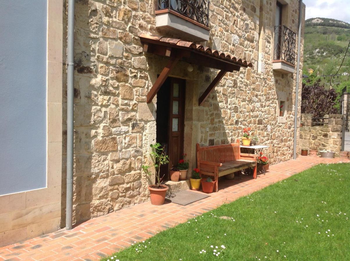 Casa De La Tila Apartment Arenas De Cabrales Exterior photo